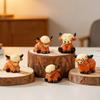 Mini-Hochlandrinder-Figuren Handgefertigte Harz-Miniatur-Rinderstatue Niedliche Bauernhoftier-Skulptur für Haus, Garten, Büro, Schreibtisch Dekor DIY Mikro-Landschaft