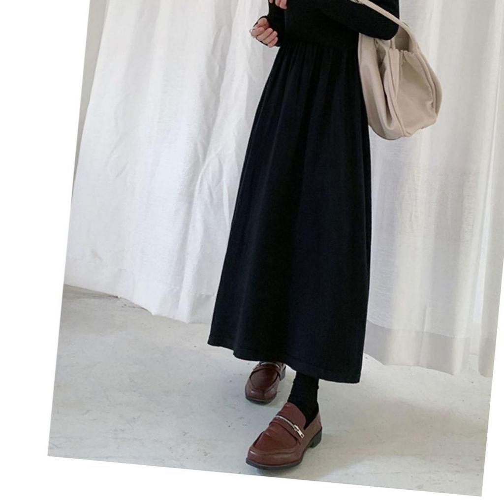 Schwarzes Wollkleid im Hepburn-Stil mit halbhohem Kragen für Herbst/Winter