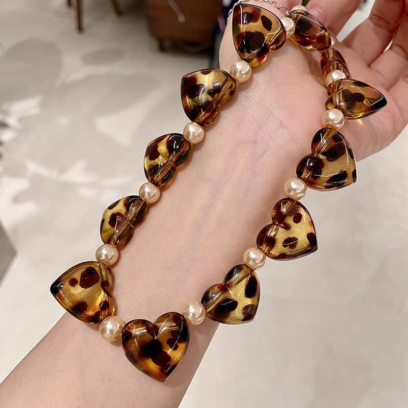 Leopard Print Big Love Pearl Beaded Neck Chain Niche Design Clavicle Chain Light Luxury Heart Necklace Choker Accessories