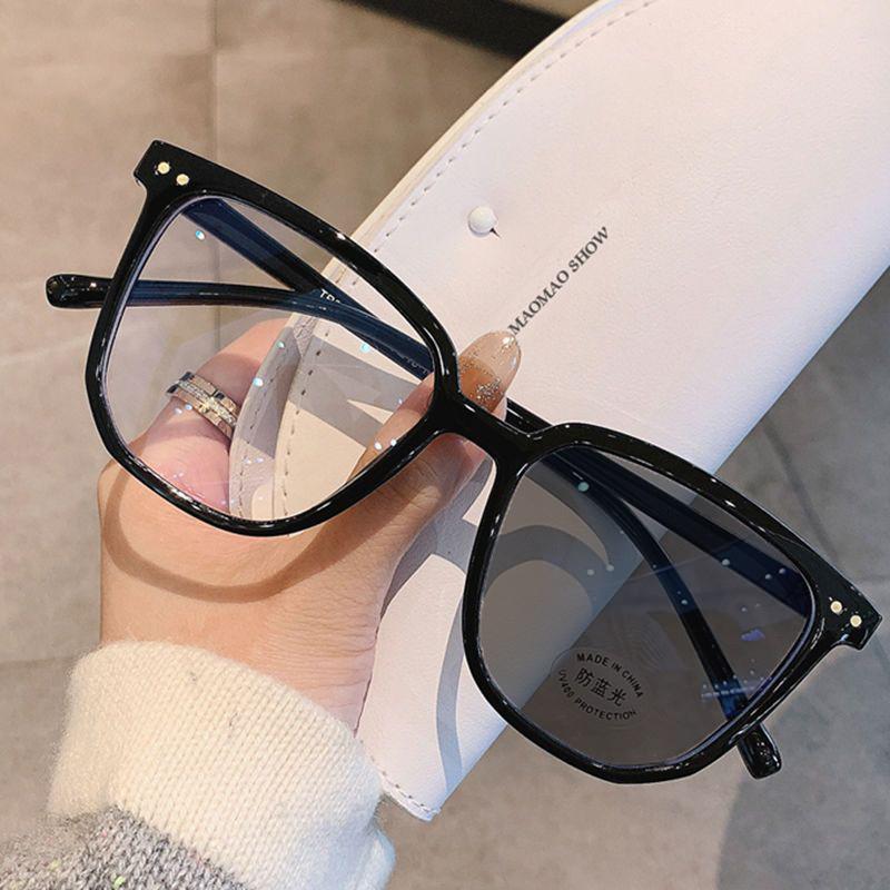 Trendy Luxury Pochromic Myopia Glasses Retro Color Changing Near Sight Eyewear for Men Women Square Smart Sunglasses Shades