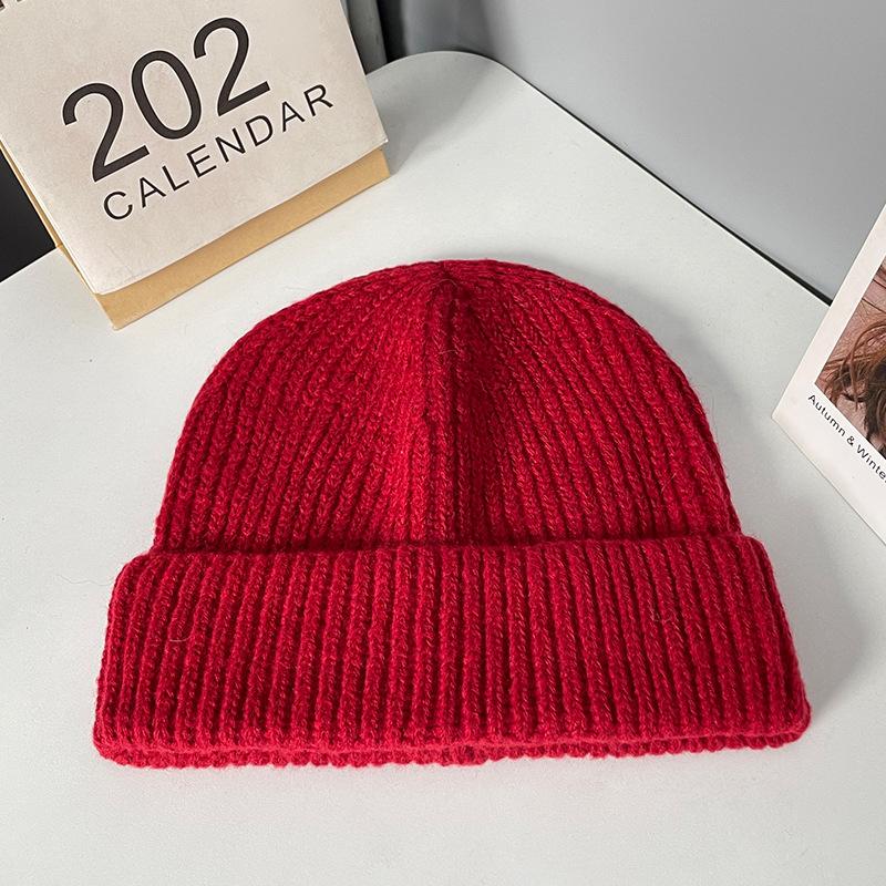 The Large Head Girdle Warm Ear Protecting Knitted Cap Is Fashionable and Versatile Making Your Face Look Good. The Small Woolen Cap Keeps You Warm