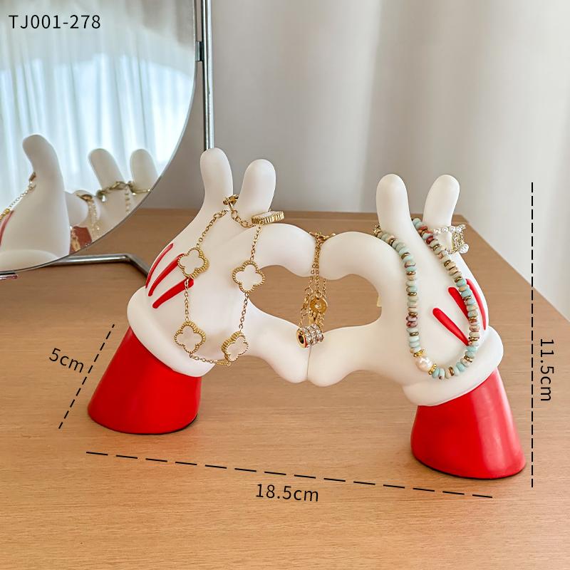 

Creative Cute Mickey Heart Ornament Home Bedroom Desktop Watch Ring Jewelry Storage High End Decoration Gifts