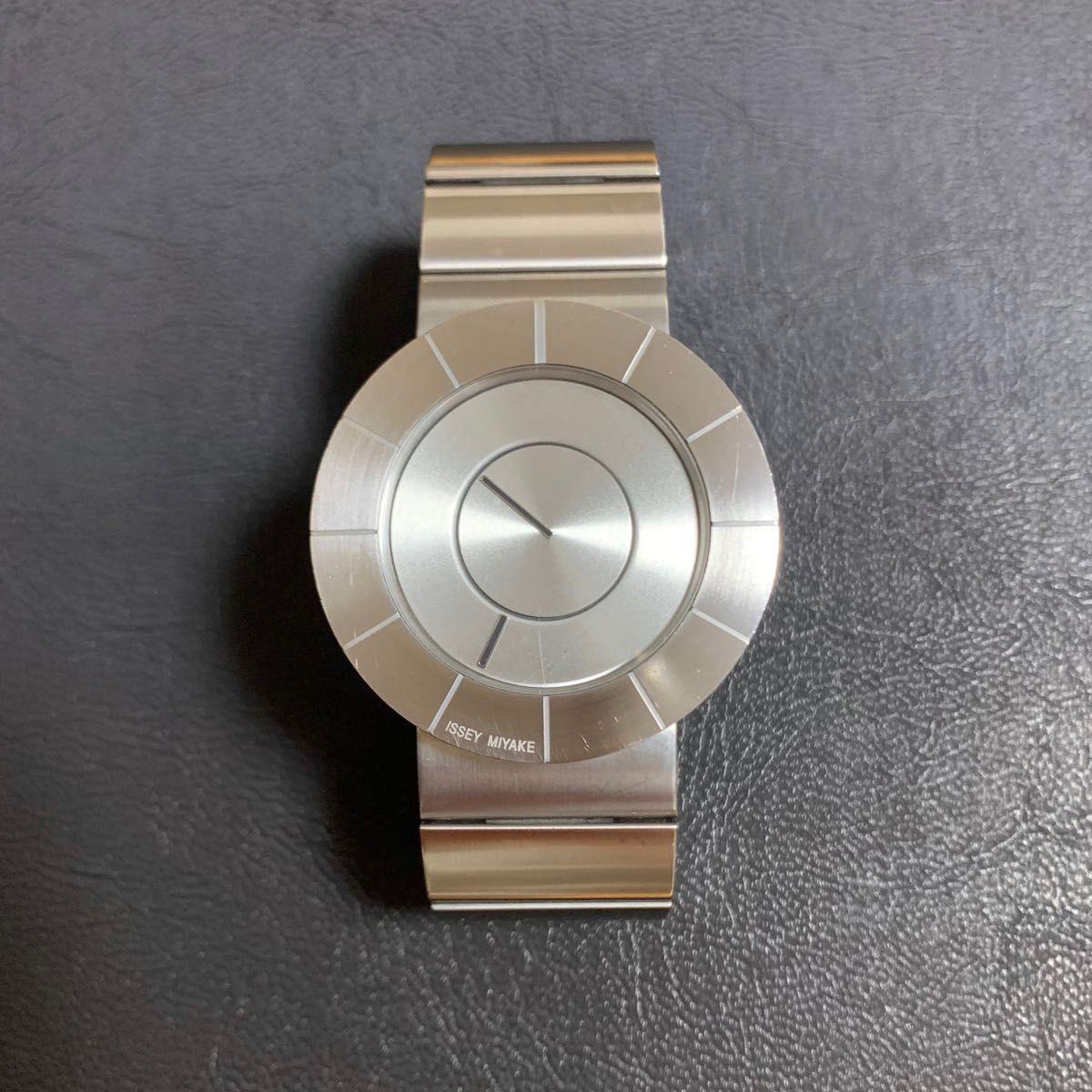 Б/У ISSEY MIYAKE TO ISSEY MIYAKE ЧАСЫ СЕРЕБРИСТЫЕ БАТАРЕЯ ЗАМЕНЕНА