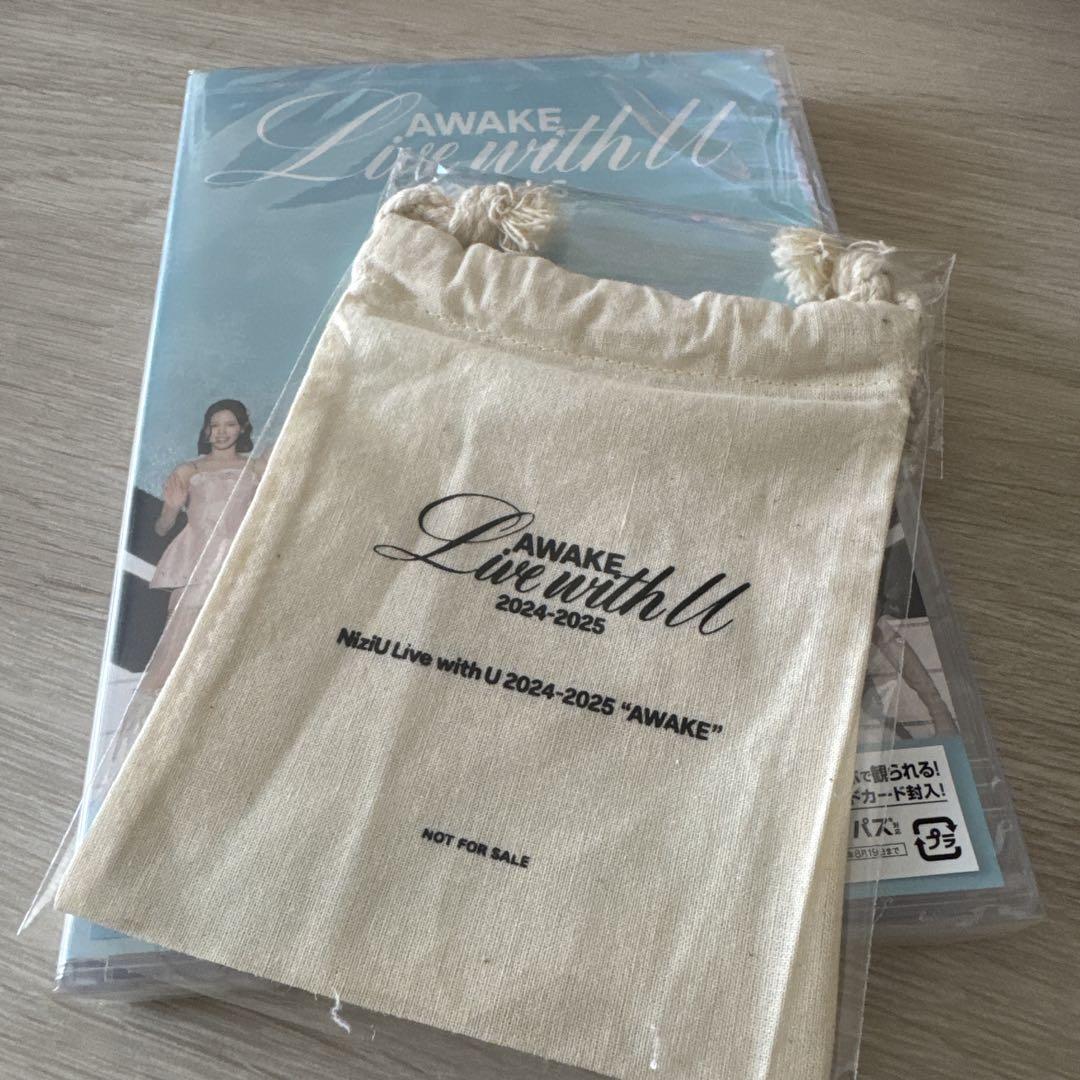 

[Б/У] Не для продажи NiziU AWAKE Blu-ray Эксклюзивный мини-кошелёк Amazon