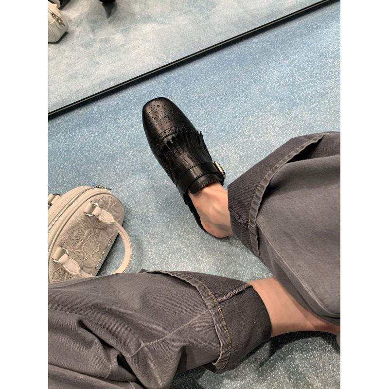 

Calfskin Vintage Brock Carved Tassel Buckle Half Slippers 35 чорний