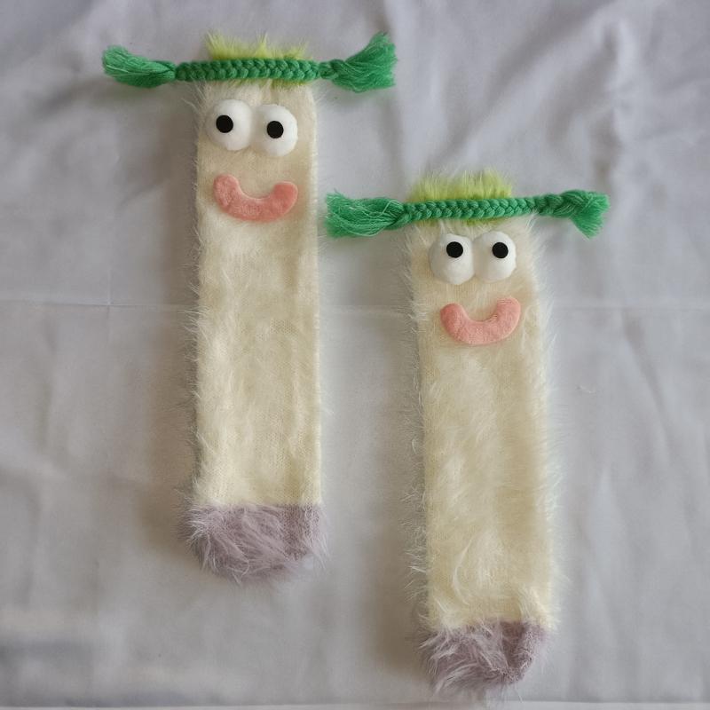 A pair of ugly cute funny socks women's medium tube socks autumn and winter floor sleeping socks coral fleece home hair fluffy c