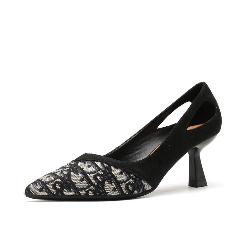 

Hollow high heels new sexy versatile pointed head light mouth black design sense niche temperament single shoes women 39 чорний