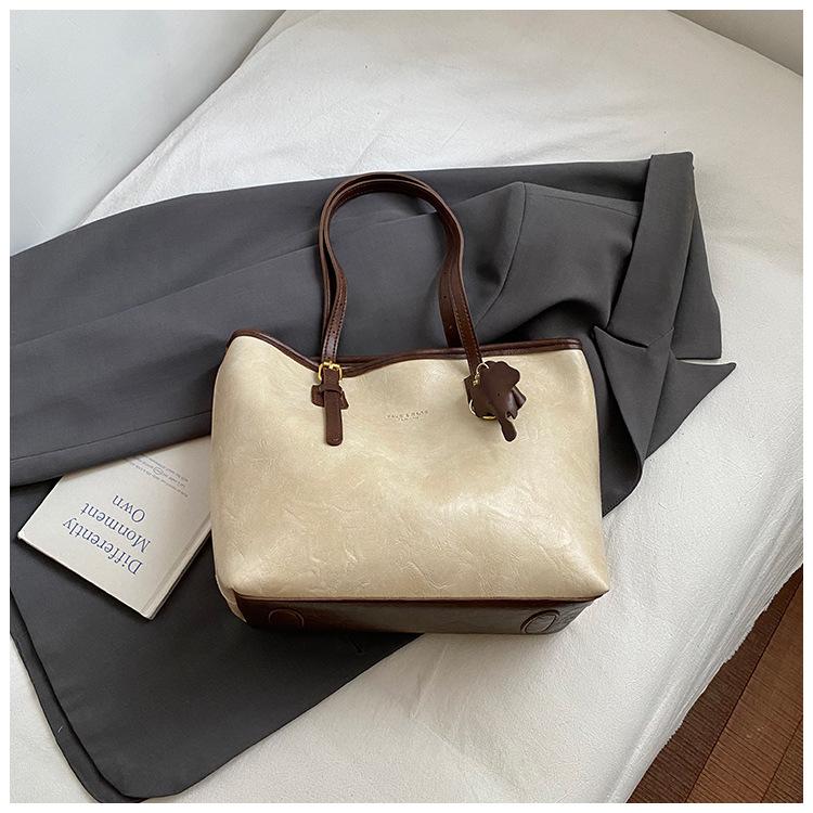 Fashion Maillard large-capacity tote bag women's 2025 new autumn retro texture commuter bag women