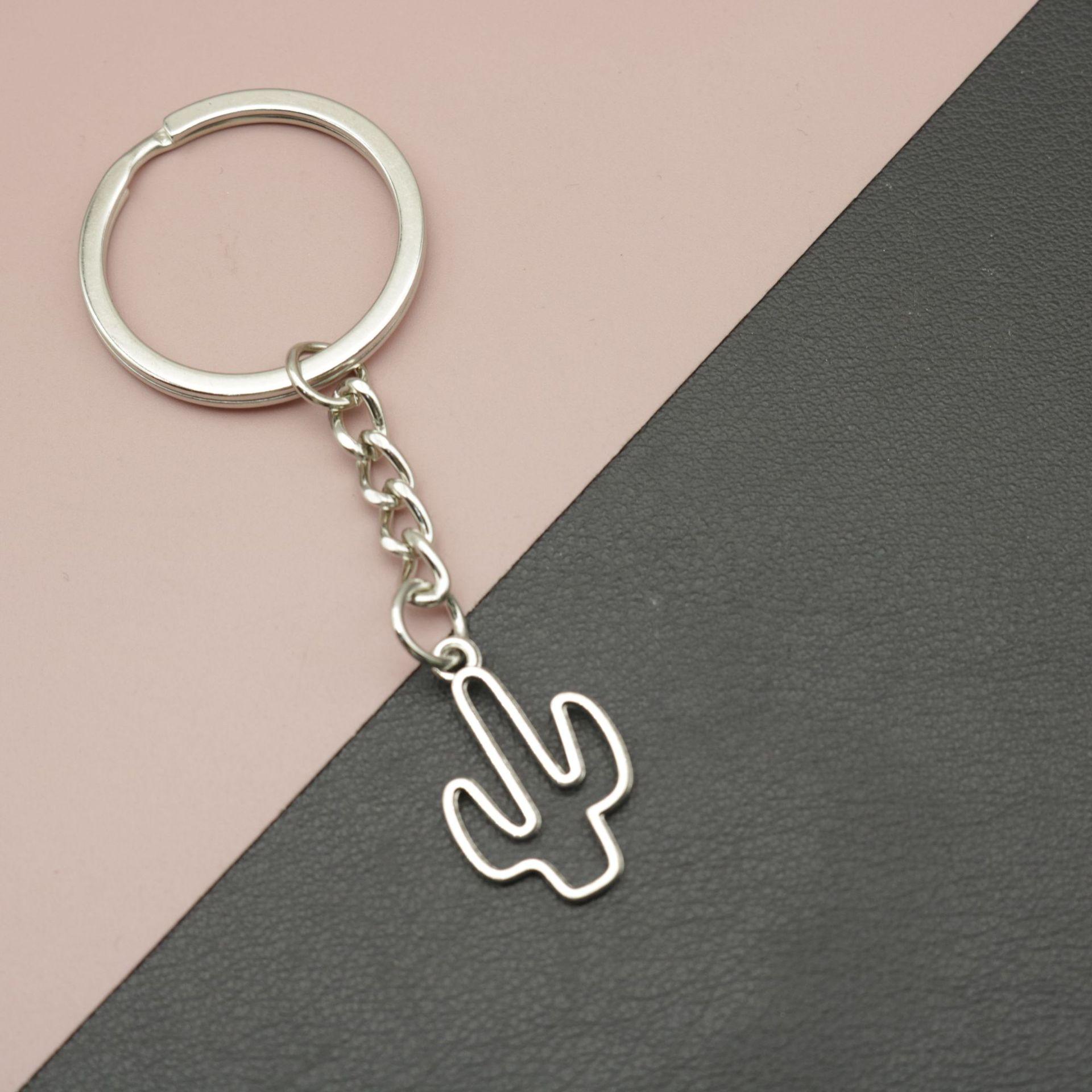 Simple Cactus Double-Sided Hollow Keyring Pendant бронзовый
