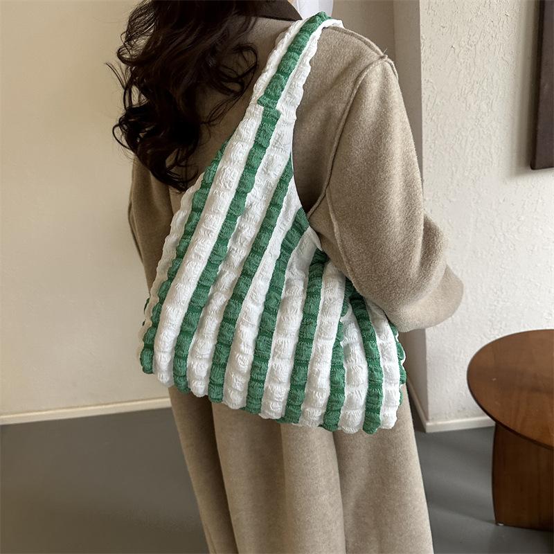 Small fresh bubble casual personality winter large capacity commute pleated portable shopping bag shoulder tote bag