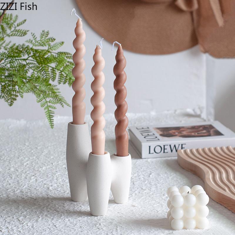 

Керамические подсвечники Белый треугольный подсвечник Поделки Творческий подсвечник для ароматерапии Внутренняя атмосфера Домашнее украшение Искусство