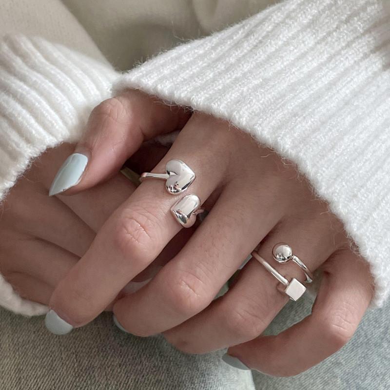 Elegant Adjustable Heart Shaped Geometric Ring For Women Simple And Stylish Design