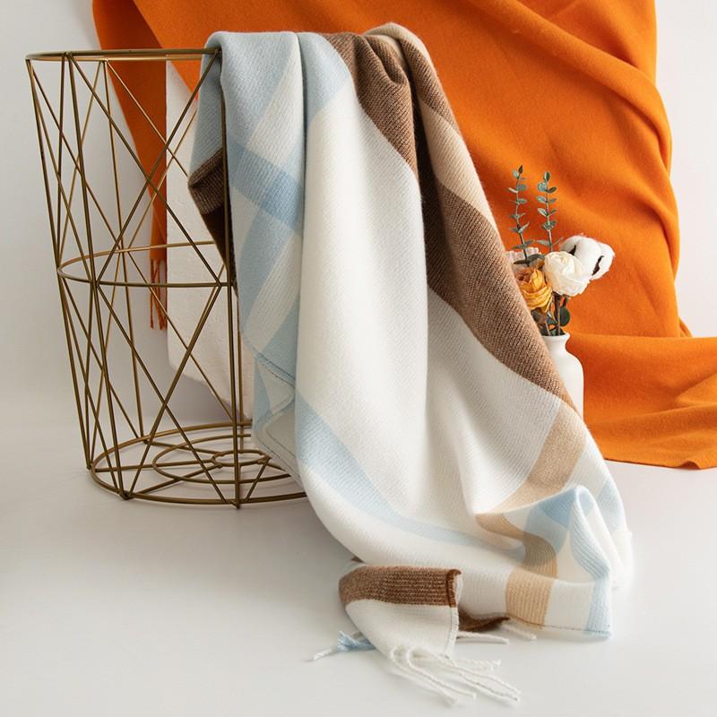 Faux Cashmere Scarf with Plaid Pattern, Thick and Warm, Long Length, Perfect for Autumn and Winter Seasons.