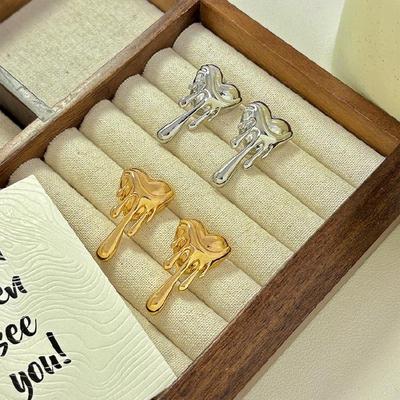 Stilvolles passendes Paar Legierung Herz Ohrstecker Trendiger Stilvoller Ästhetischer Schmuck Luxuriöse Herz Ohrstecker Geschenk Für Sie