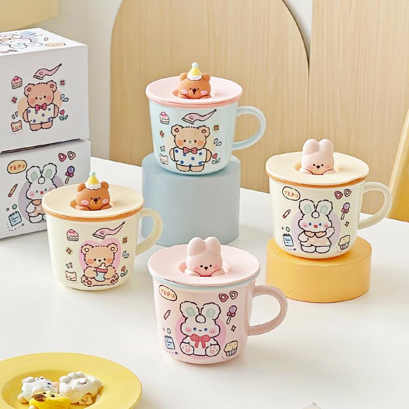 Kreskówkowy Ceramiczny Kubek Urocza Dziewczyna o Wysokim Wyglądzie Dom Biuro Para Śniadanie Kubek na Wodę Pamiątka z Pokrywką