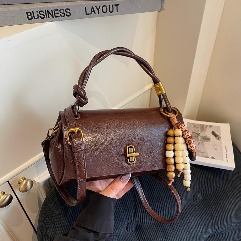 Premium niche bag women's retro 2025 new autumn and winter versatile messenger bag Korean version ins portable small square bag