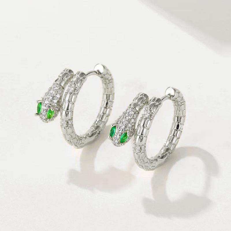 Retro Cold and Trendy Green-eyed Snake Ear Buckle Design Sense Small Mini S925 Sterling Silver Needle Zircon Snake Earrings