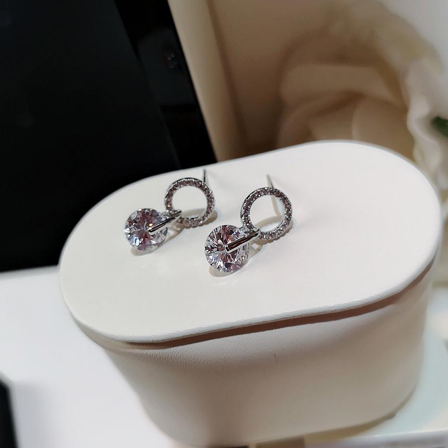 Delicate Ear Needle Small Ear Stud Super Sparkling Zircon Temperament Simple All Matching Earrings Female Korean Jewelry Diamond