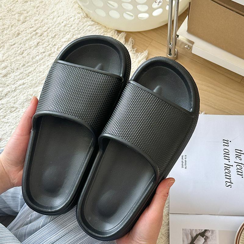 Наступая на дерьмовые тапочки мужские домашние легкие нескользящие и удобные шлепанцы на одной подошве парная обувь повседневные крутые тапочки на толстой подошве для женщин 36-37 чёрный 1746₽