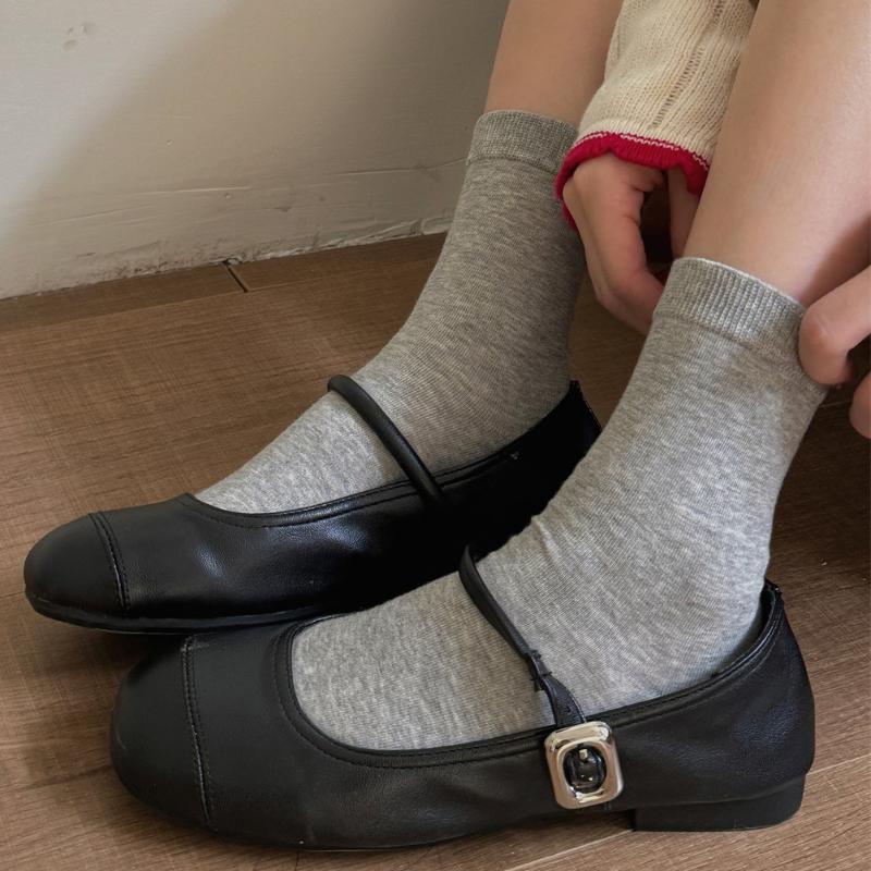 Retro Red Socks Women Casual Fashion Solid Color Black White Gray Long Socks Autumn and Winter Knitted Cotton Middle Tube Socks