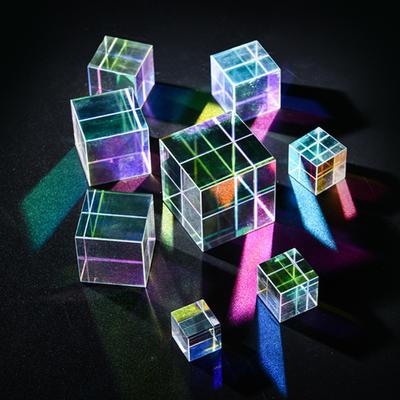 Prism Cube Sun Catcher Optická kocka s disperziou farieb Prenosná Umelá biela kryštálová kocka Hranol pre kaleidoskopickú zábavu