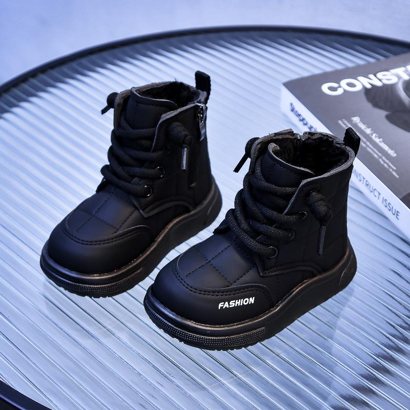 Kinder 2023 Koreanischer Stil Fleecegefütterte Baumwoll-Stiefeletten: Weiche Sohle Winterwärme für Jungen und Mädchen High-Top Brotstiefel.