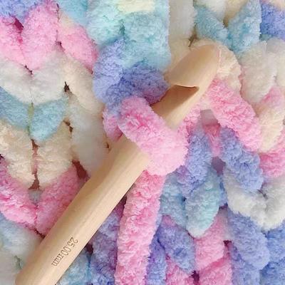 Super Thick Ice Yarn for Finger Knitting: Cat Tail Scarf, DIY Blanket, Cat Bed, Seat Cushion