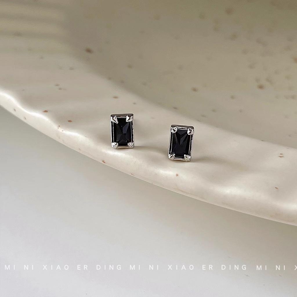Minimalist Black Rectangular Zircon Small Silver Needle Versatile Stud Earrings, Mini Version Earrings Yiwu Jewelry