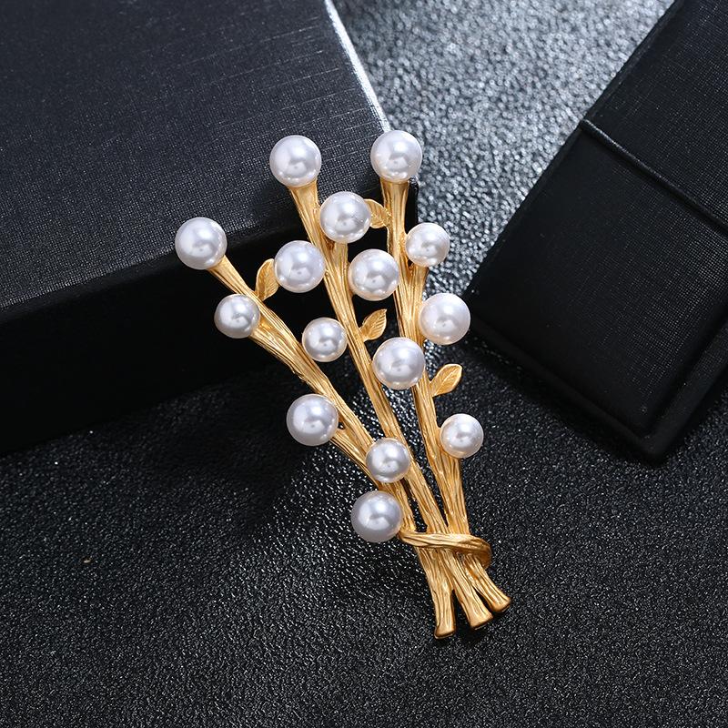 Luxury temperament dumb gold brooch female morrow plant pearl flower pin suit simple brooch with jewelry