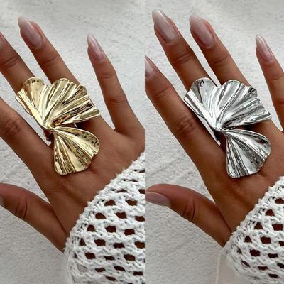 Neuer Ginkgoblatt-Ring für Damen Herren Modetrend Klassisches Metall Plissiert Persönlichkeit Blatt Fingerring Punk Party Schmuck