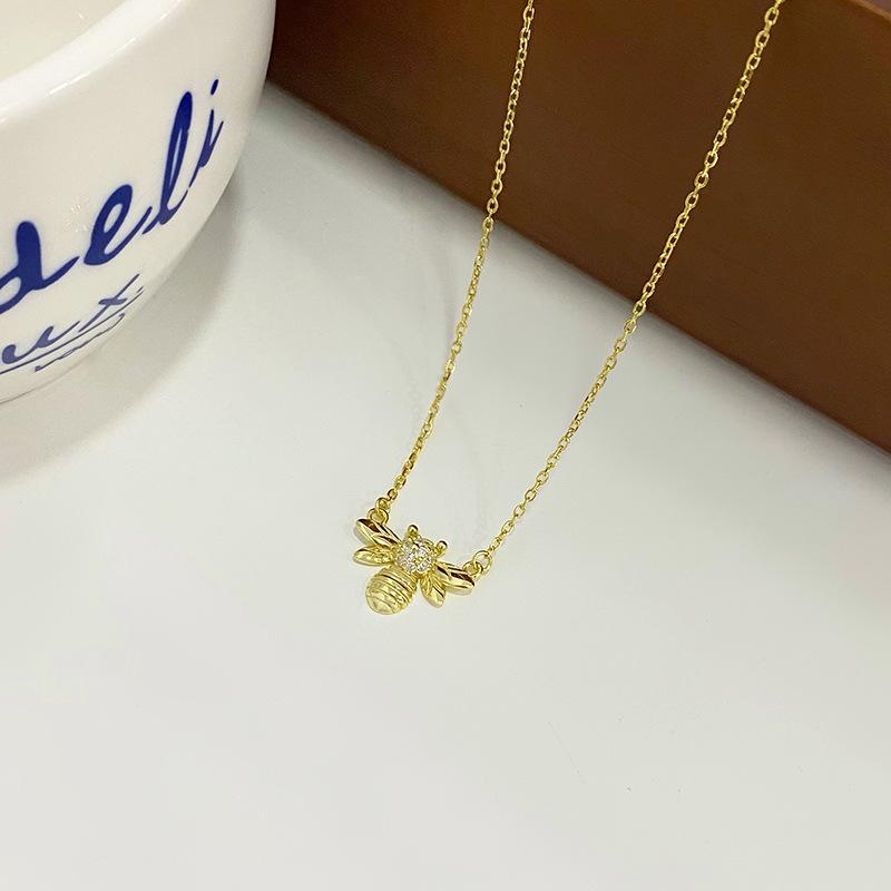 

Персонализированное ожерелье в виде маленькой пчелки, легкое, роскошное, детское, забавное, милое, животное, универсальное ожерелье, цепочка для воротника