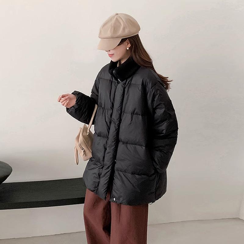 

Knitted turtleneck medium and long down jacket women s 2025 winter fashion thickened loose and thin sweet white duck down bread jacket one size fits all чорний