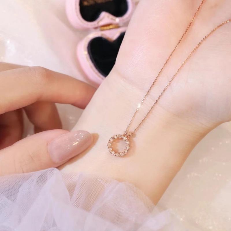 Luxury Round Heart Necklace for Women: Niche Design, Simple Cool Style - Summer 2022