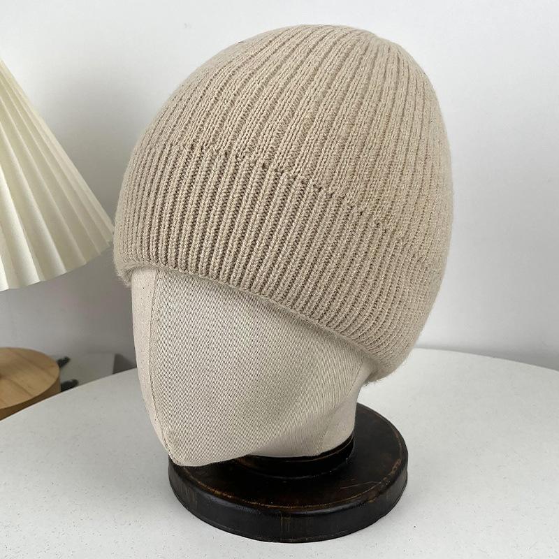 Winter Warm Wool Hat Women's Outdoor Ear Protection Labeling Knitted Cold Hat Student Cycling Morning Running Windproof Pullover Hat