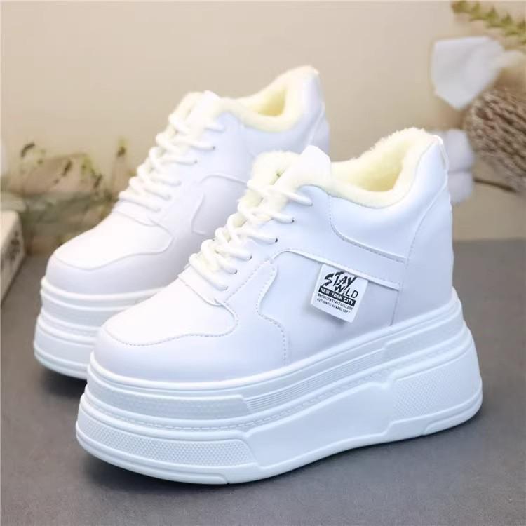 2025 spring popular versatile soft sole new little white shoes wear-resistant thick baseplate shoes inner height increase women's shoes small man