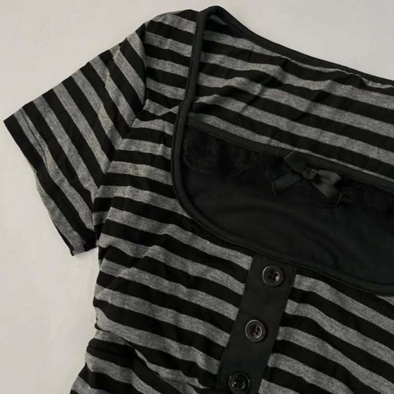 Gotisches Harajuku Y2K Damen Crop Top Lässig Enganliegend Gestreift Spitze Schleife Knopf Design Kurzarm T-Shirt Schick Trendy Streetwear