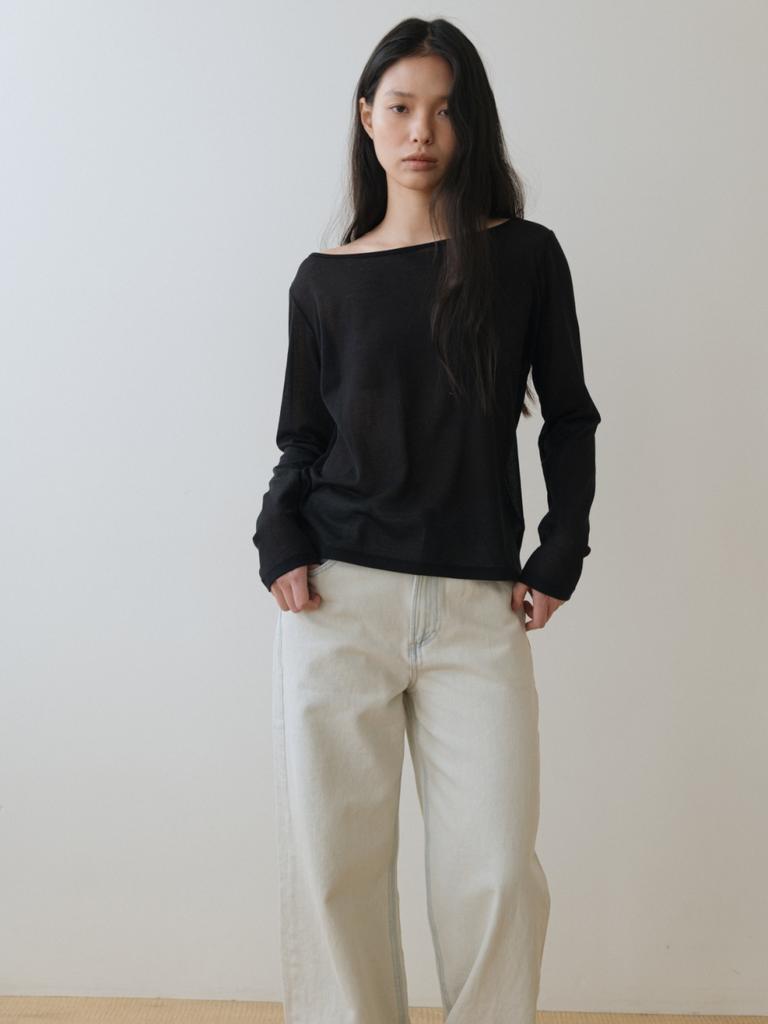 UNNOUT Wide Neck Sheer T-Shirt Black