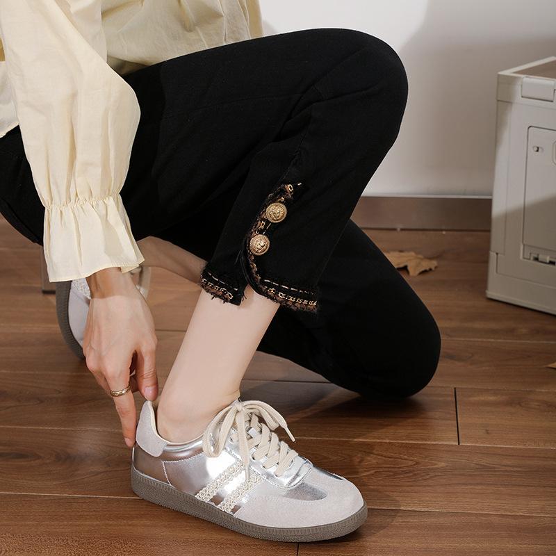 Spot little white shoes women's retro lace 2025 new spring leisure sports color matching soft sole silver German training shoes women