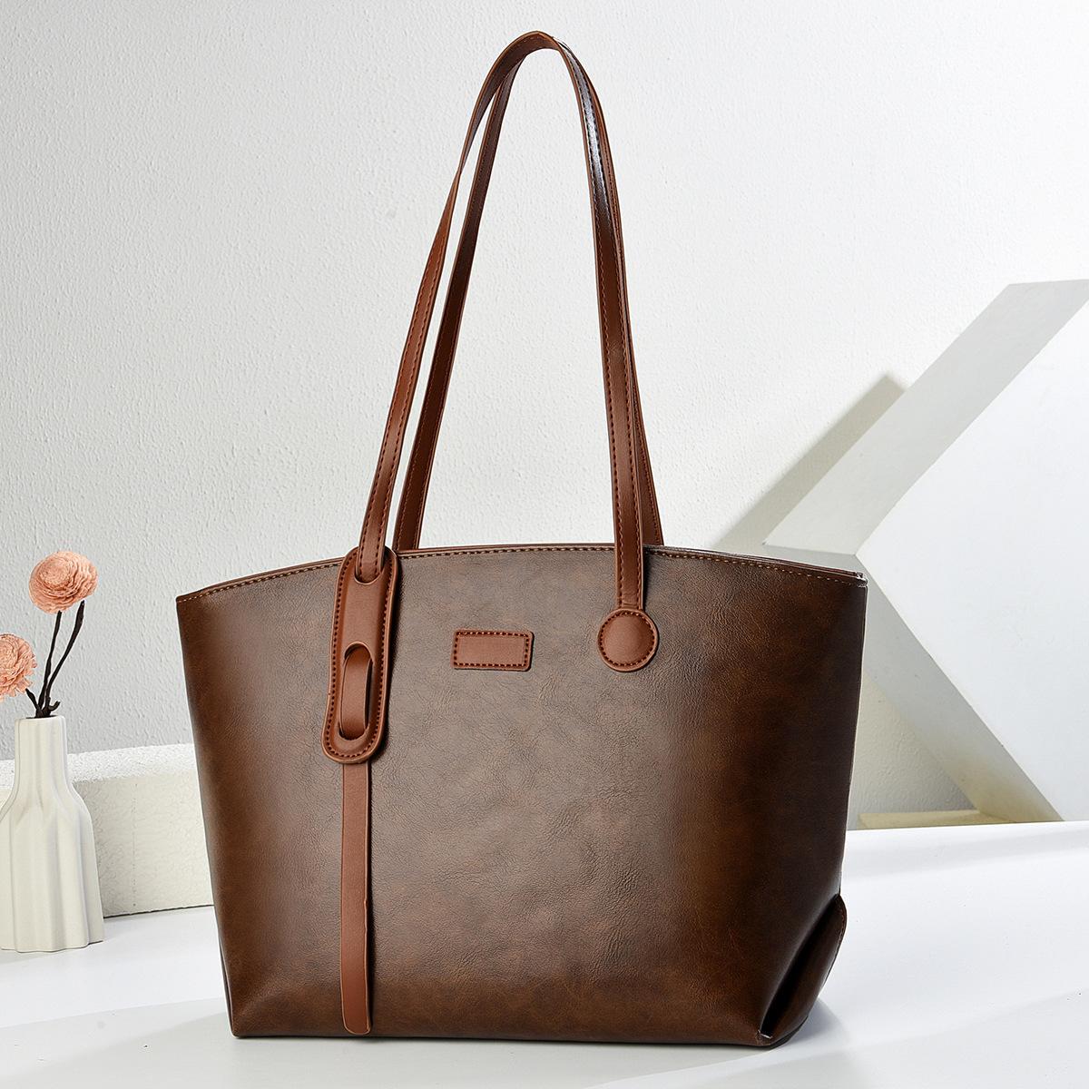 

Large capacity tote bag New versatile shoulder messenger bag Casual fashion commuter handbag 33*15*26 темно-коричневого кольору