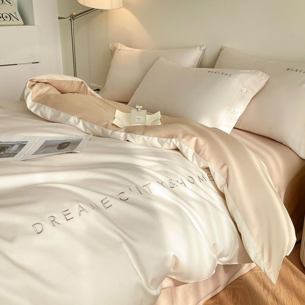 Vierteiliges Set aus reiner Baumwollbettwäsche Leichter Luxus, Hautfreundlich und Bequem Gewaschene Laken Bettbezüge Kissenbezüge.