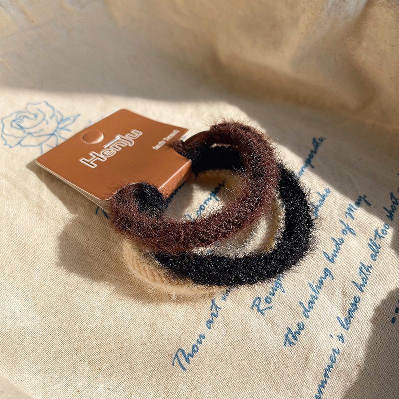 Trendy Elastic Plush Hair Ties for Autumn/Winter 2024