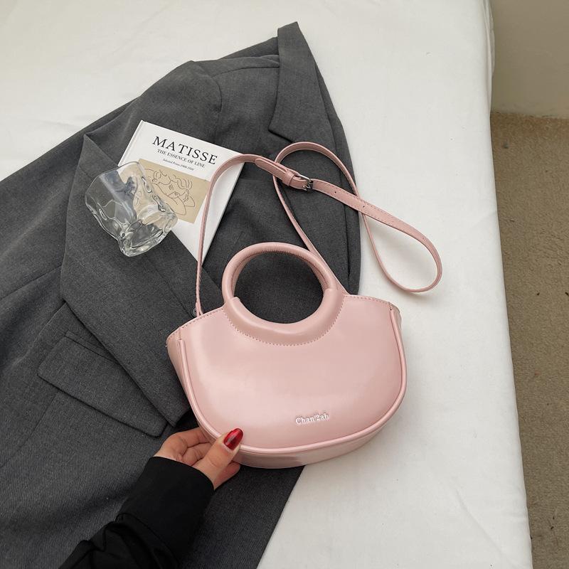 

This year s popular small bag women s spring and summer versatile 2025 new simple Korean version messenger bag women s bucket bag розовый