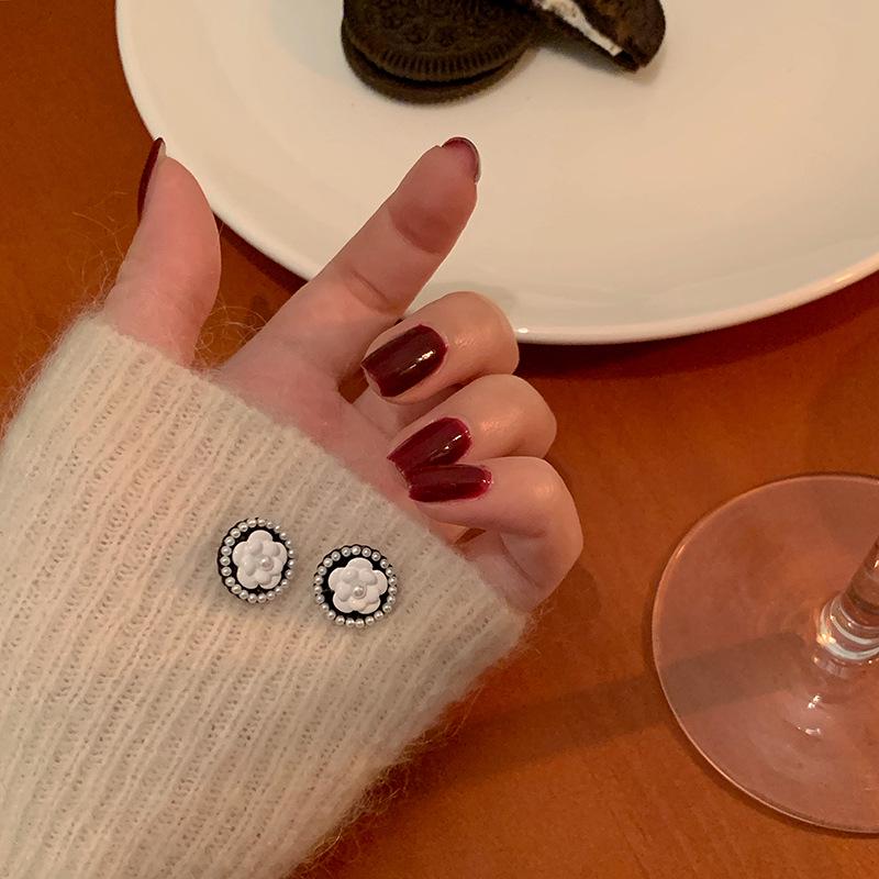 

Элегантные серьги 2024 года из жемчужного серебра S925 пробы: Нишевый, нежный, легкий роскошный дизайн