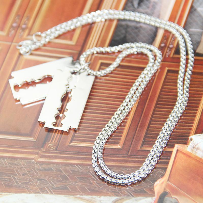 Modeschmuck Doppelkanten Rasierklingen Anhänger für Herren Halskette Lässig Männlicher Kragen Geschenke für Männer Frauen