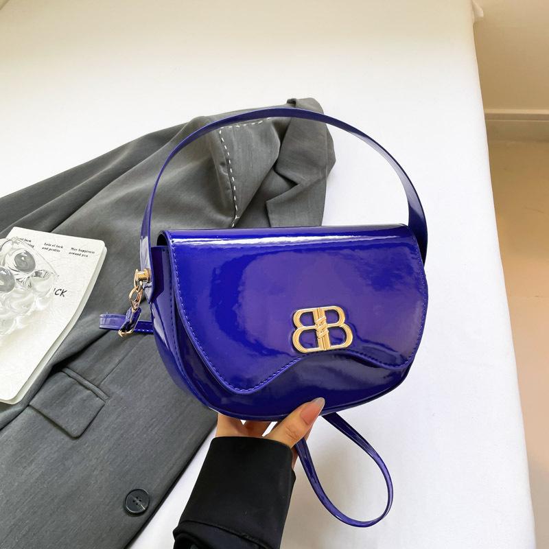 2025 new high-end sense popular underarm women's bag sense foreign style chain bag niche single shoulder crossbody versatile saddle bag