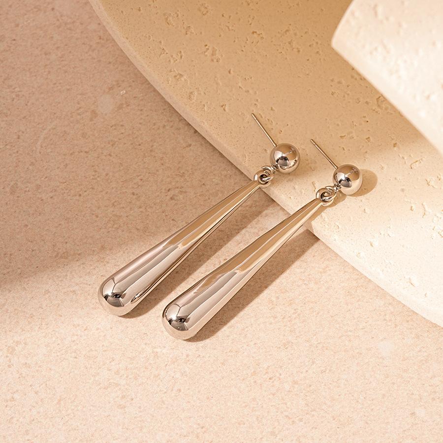 Simple Metal-sensitive Glossy Water Drop Silver Needle Earrings, European and American Commuter Niche Earrings, 