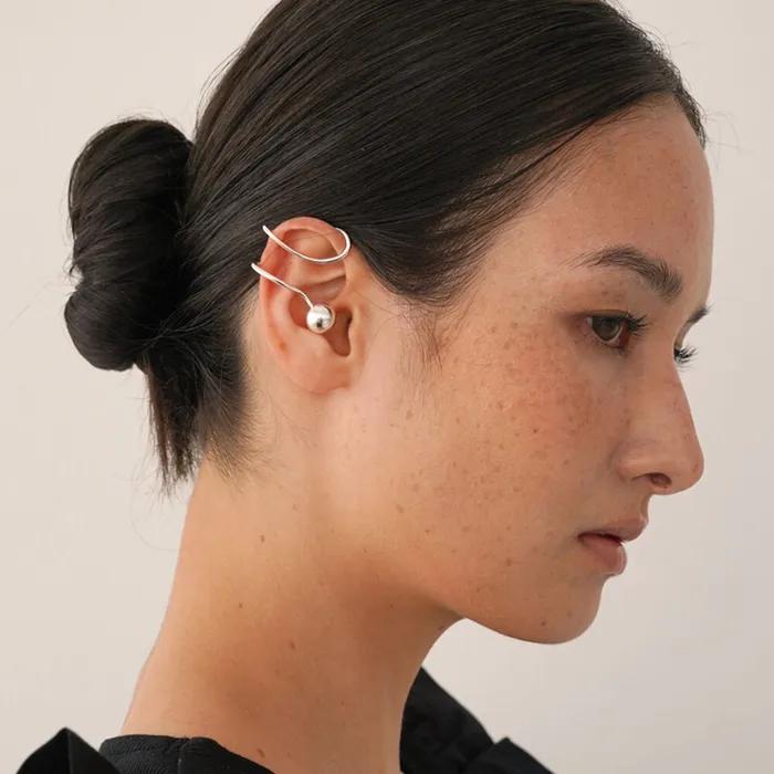 Curve Motion - Ear Cuff 05