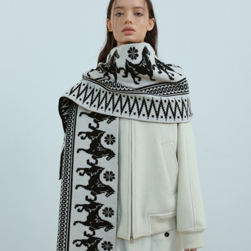 MOONSWARD black & WHITE CLASSIC PATTERN MUFFLER