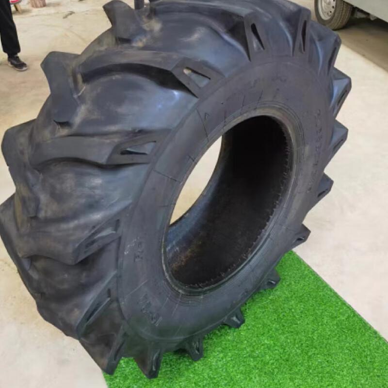 Fúróng Outdoor Obstacle Course with Large 75kg Tire