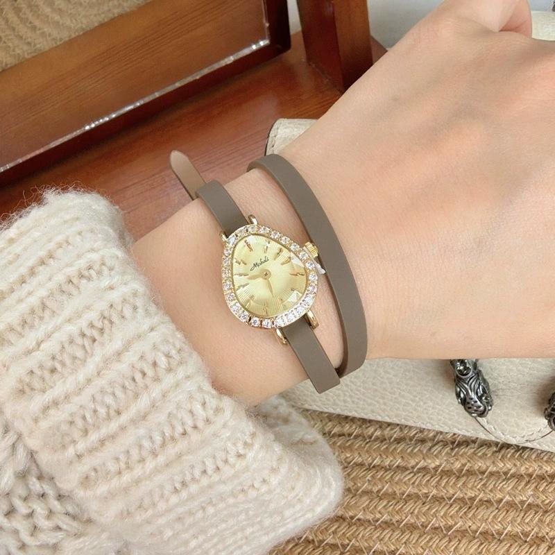 Fashion Diamond-Encrusted Watch, Double Circle Belt, Small Snake Head, High Sense